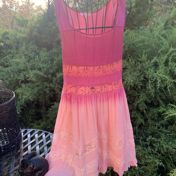 entro Dresses & Skirts - Entro  shades of pink  gauze Mini  sunny days DressHP25 floral lace edge,HPx4